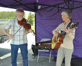 ManyTracks at Man Farmers Market