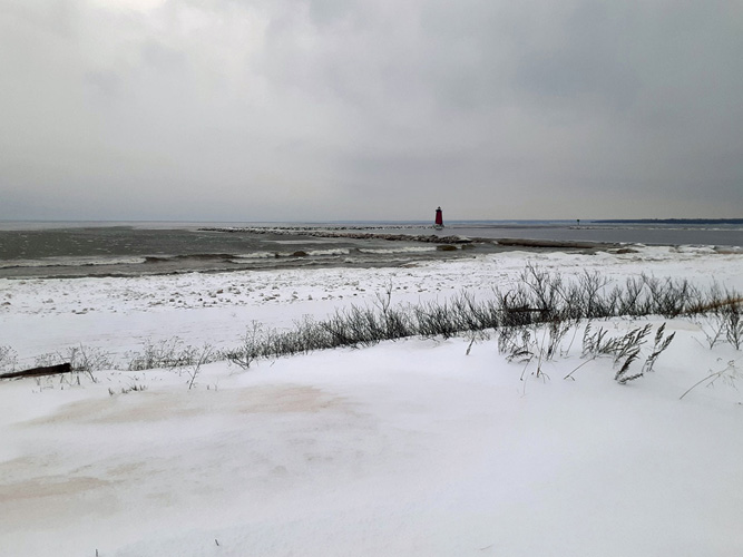 Manistique Harbor breakwater Jan. 4, 2022